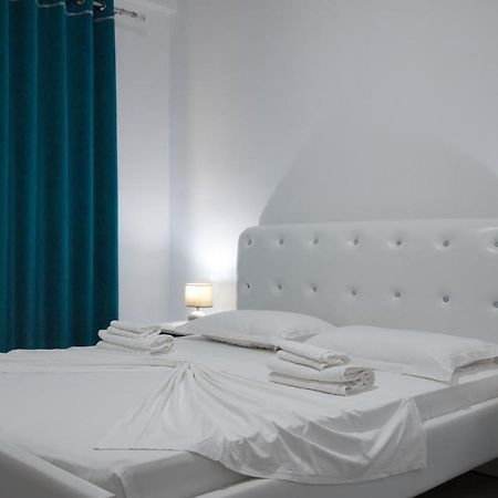 Grand Blue Aparthotel Sarandë 外观 照片