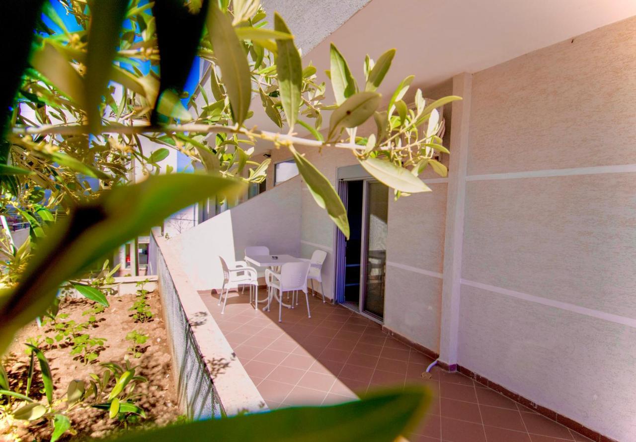 Grand Blue Aparthotel Sarandë 外观 照片