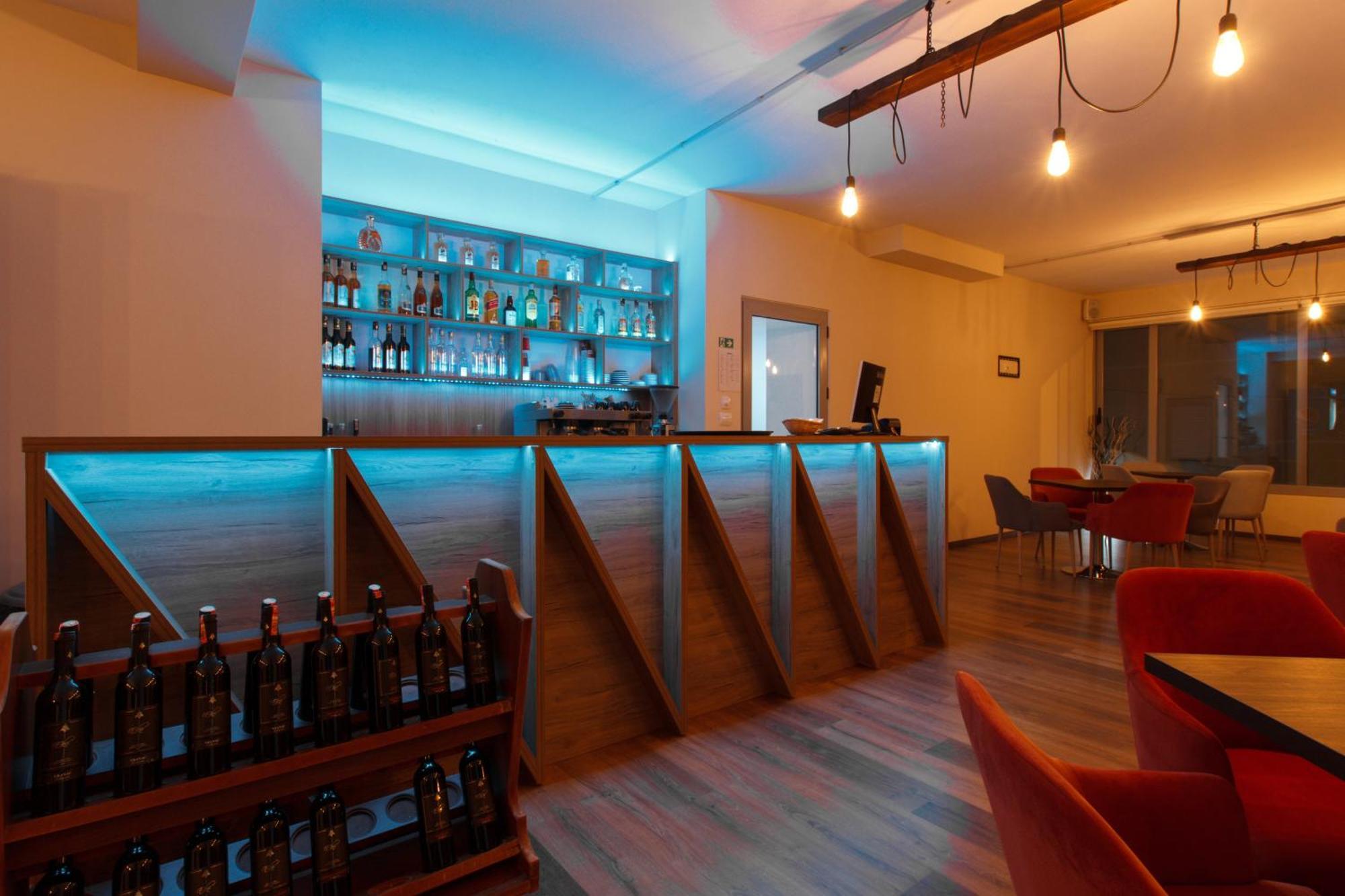 Grand Blue Aparthotel Sarandë 外观 照片