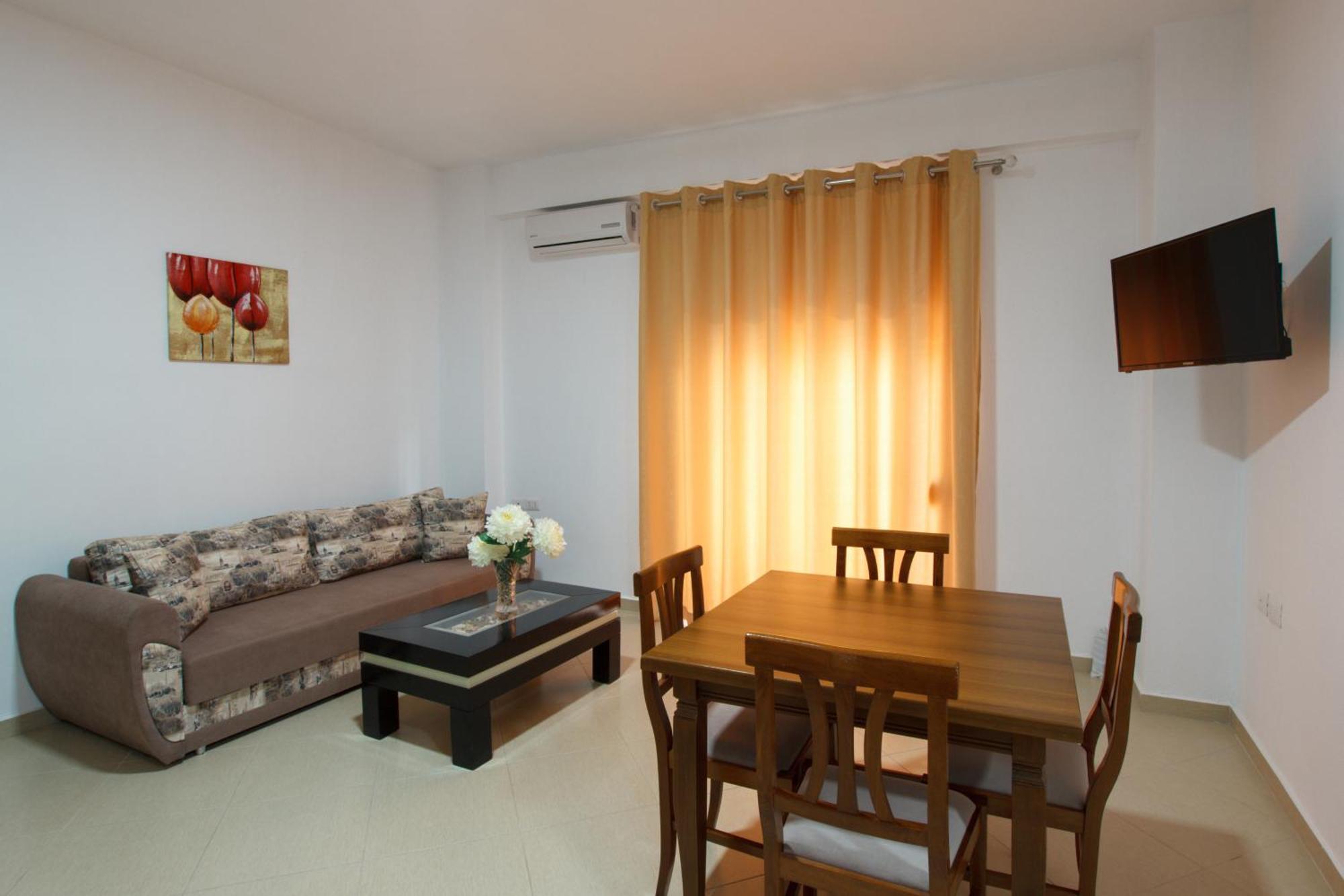 Grand Blue Aparthotel Sarandë 外观 照片