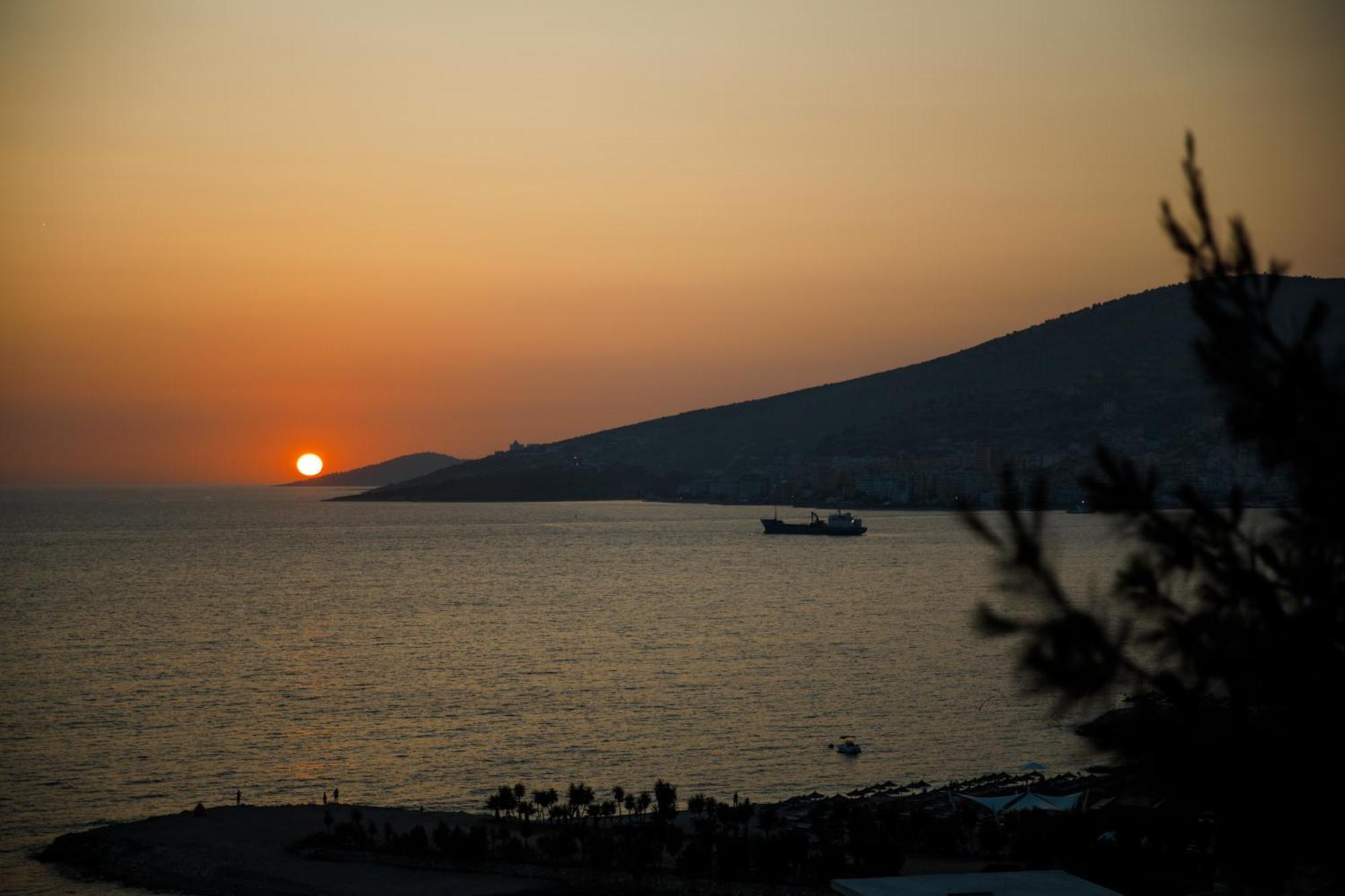 Grand Blue Aparthotel Sarandë 外观 照片